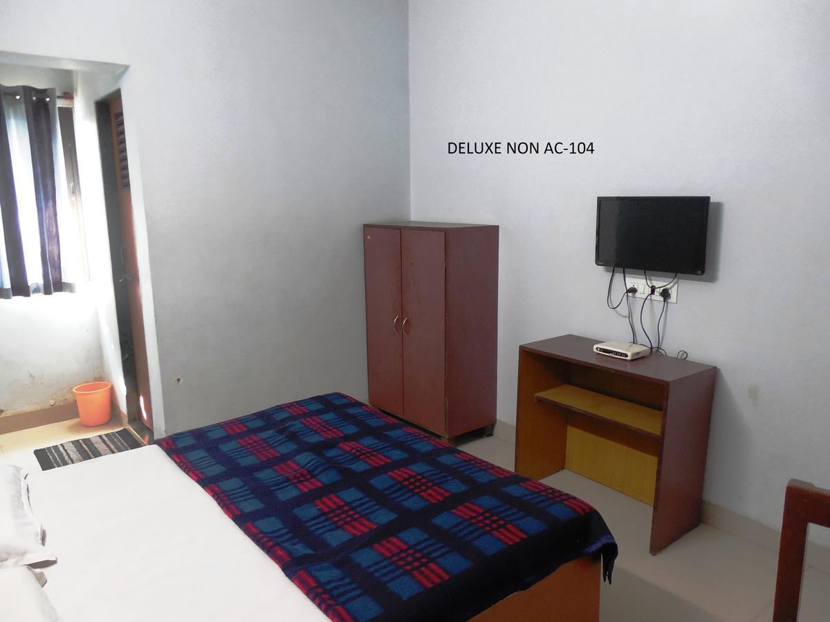 Hotel Silver Springs Ahmedabad Exterior foto